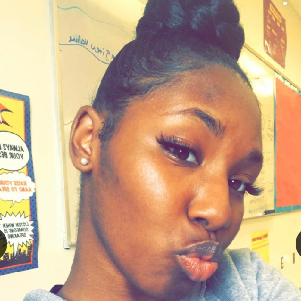 Meet your Posher, Alexus